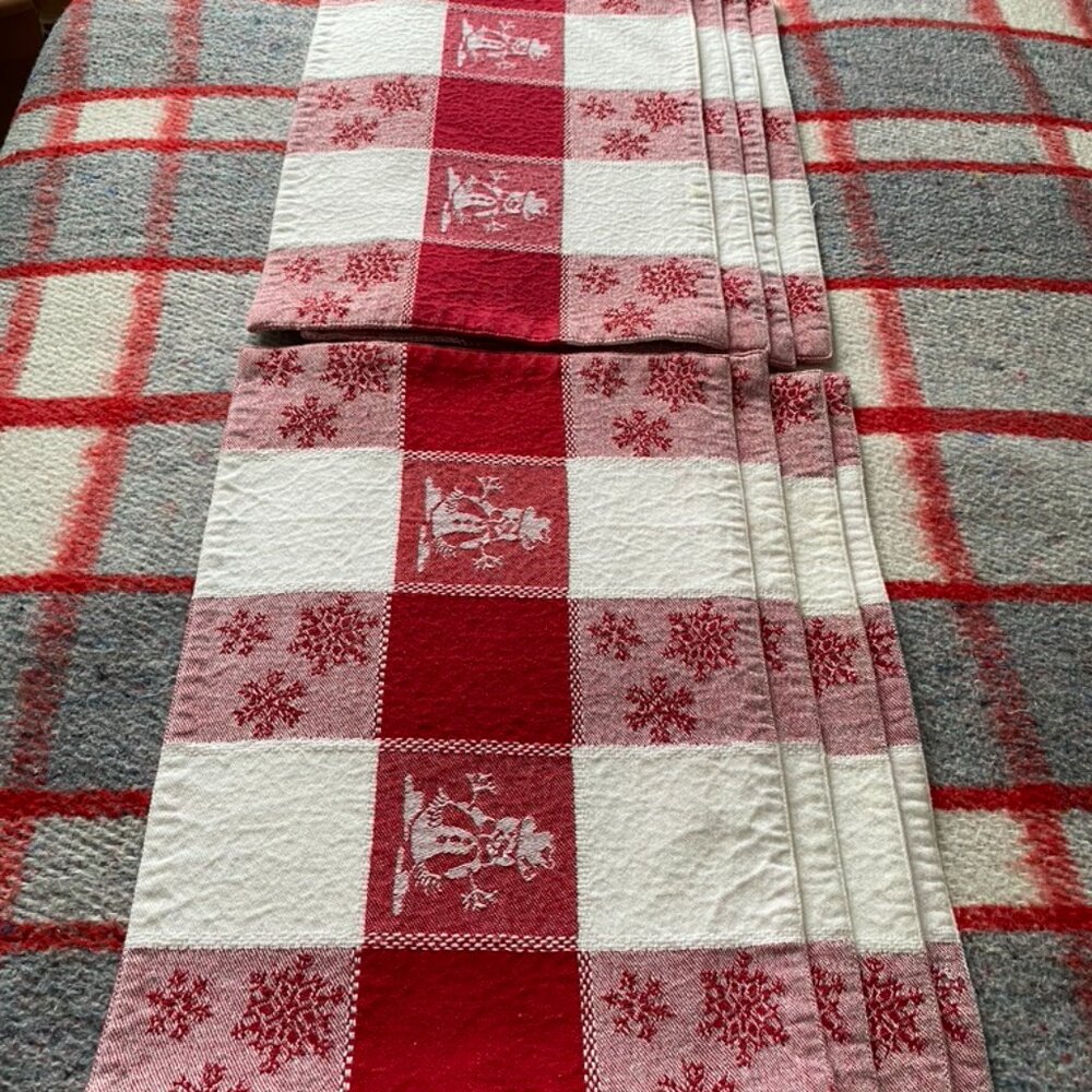 8- Winter Red/White Snowman 2-sided Placemats